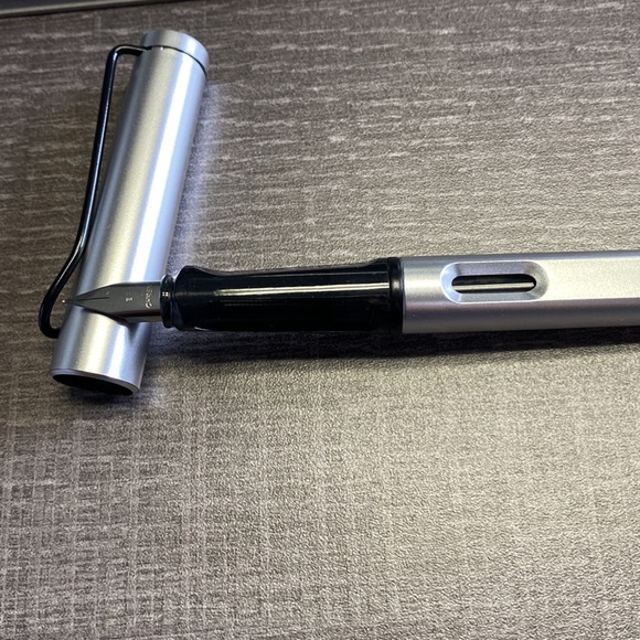 Fountain pen - silver - Picture 2 of 3
